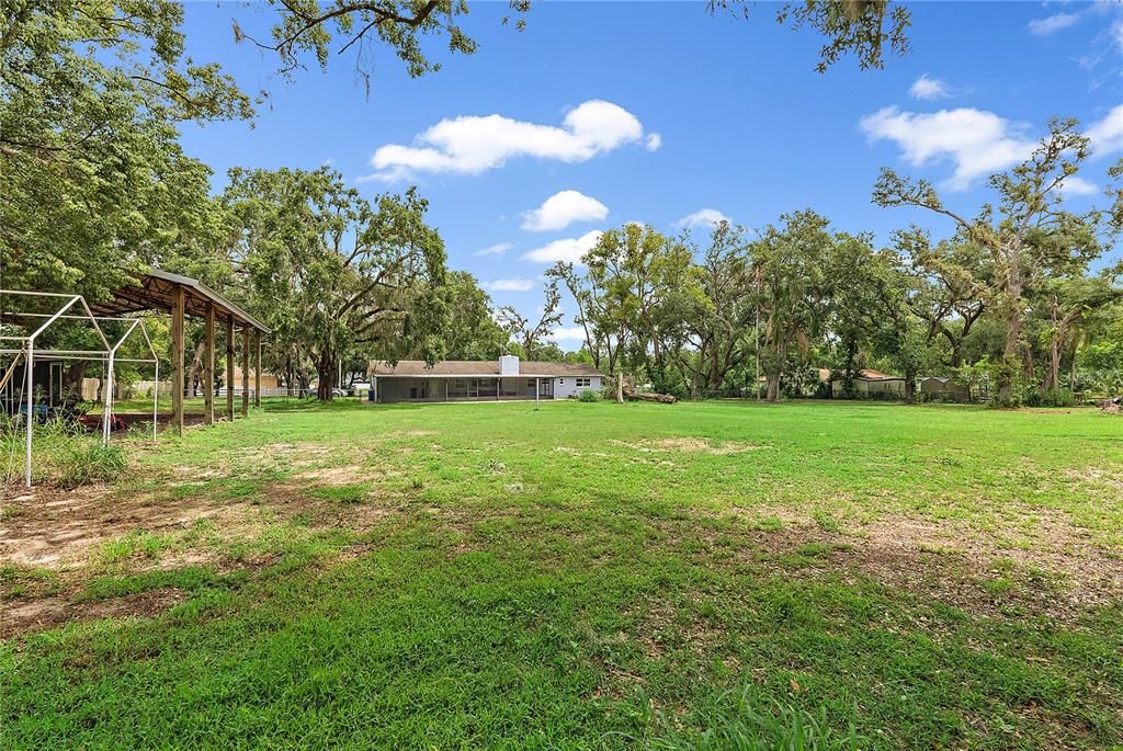 合同活跃: $589,900 (4 贝兹, 2 浴室, 1549 平方英尺)