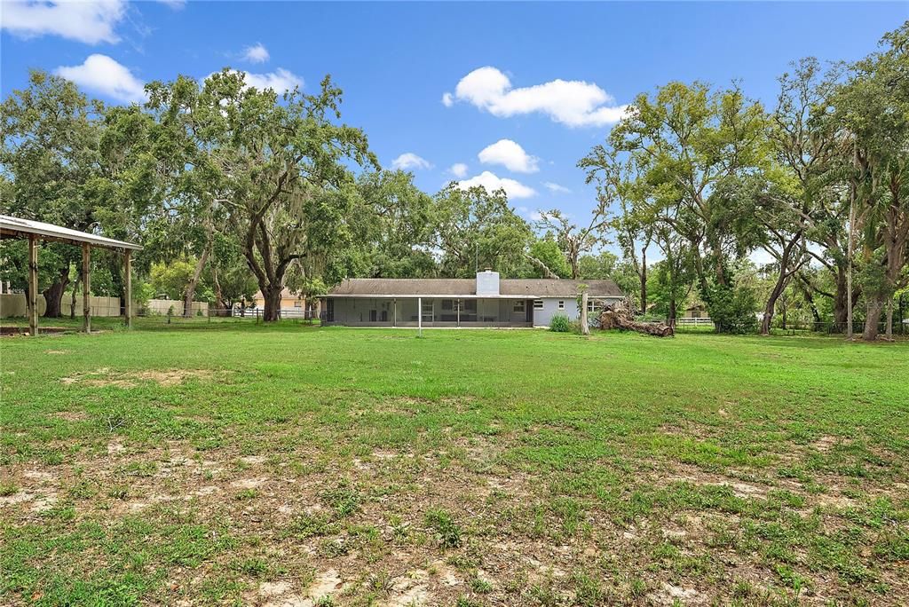 合同活跃: $589,900 (4 贝兹, 2 浴室, 1549 平方英尺)