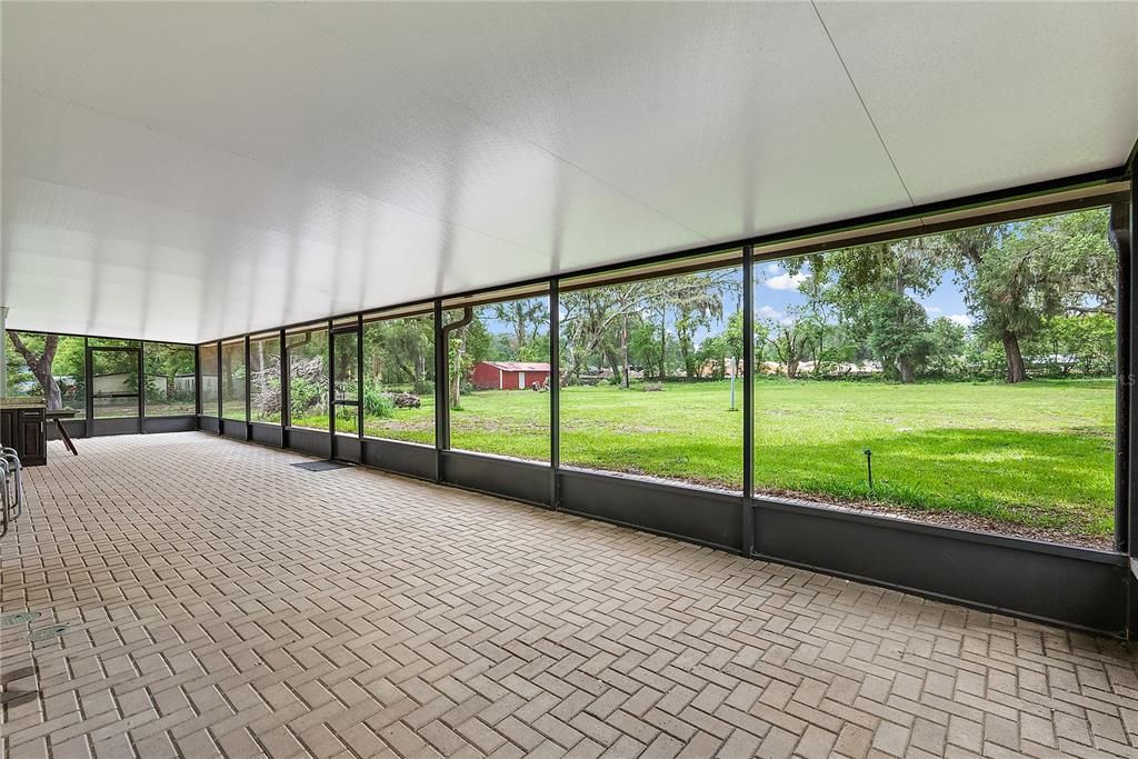 合同活跃: $589,900 (4 贝兹, 2 浴室, 1549 平方英尺)