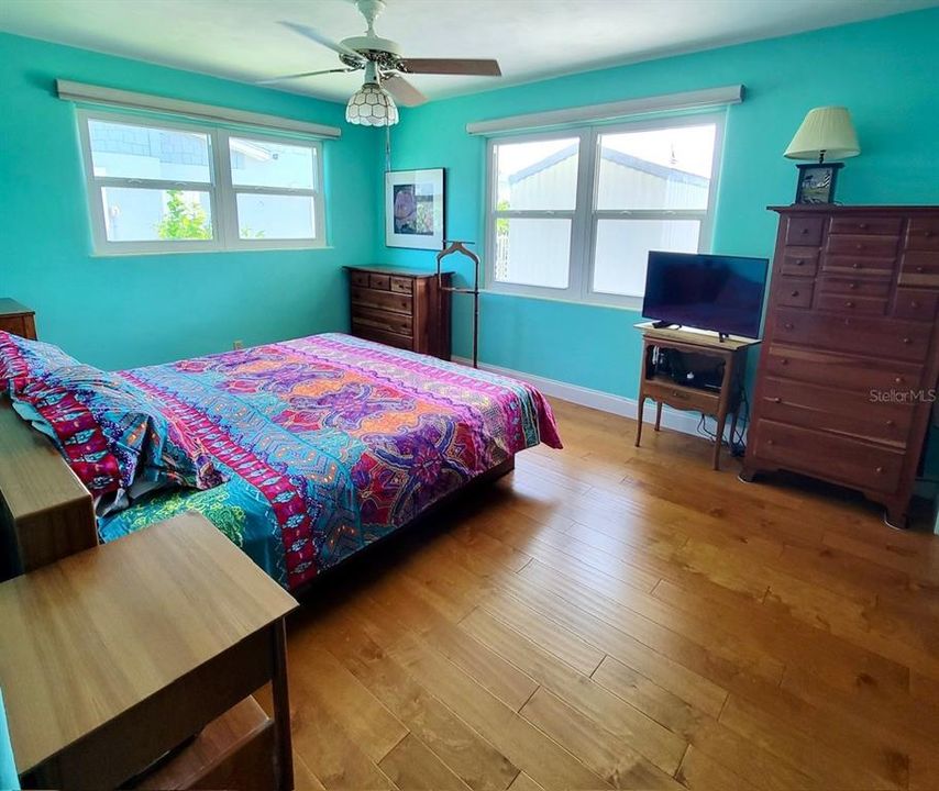 For Sale: $1,499,000 (2 beds, 1 baths, 1531 Square Feet)