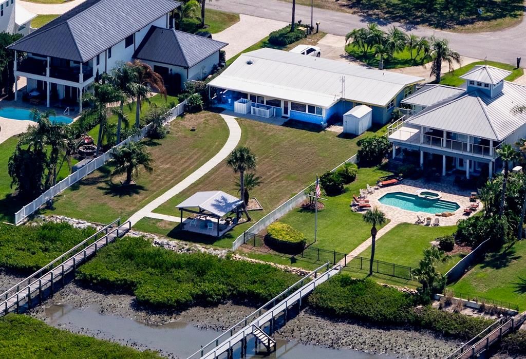 For Sale: $1,499,000 (2 beds, 1 baths, 1531 Square Feet)