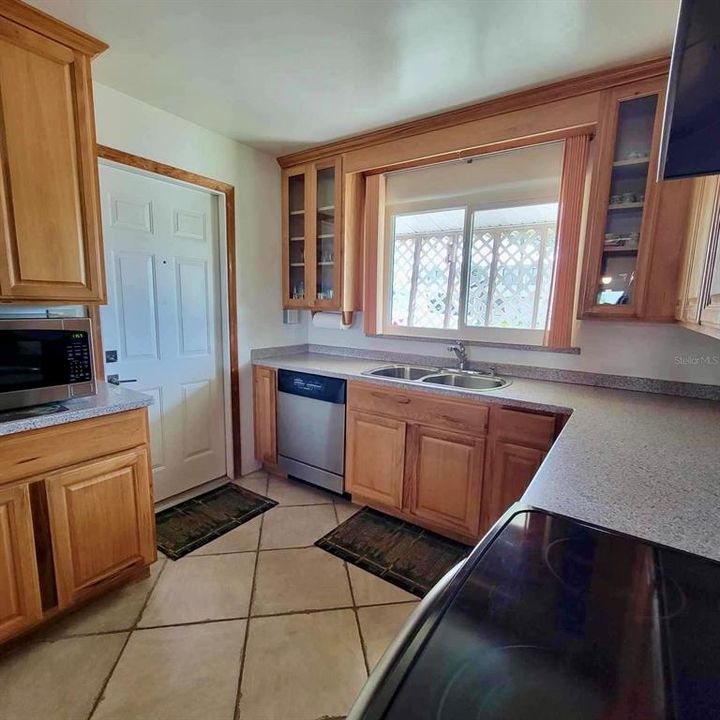 For Sale: $1,499,000 (2 beds, 1 baths, 1531 Square Feet)