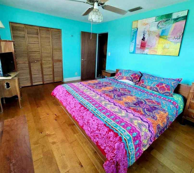 For Sale: $1,499,000 (2 beds, 1 baths, 1531 Square Feet)