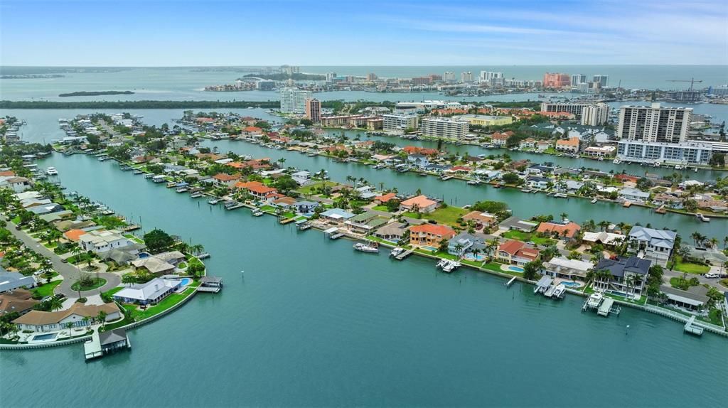 На продажу: $1,625,000 (4 спален, 3 ванн, 4198 Квадратных фут)