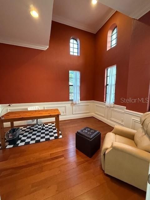 出租: $3,795 (3 贝兹, 3 浴室, 2499 平方英尺)