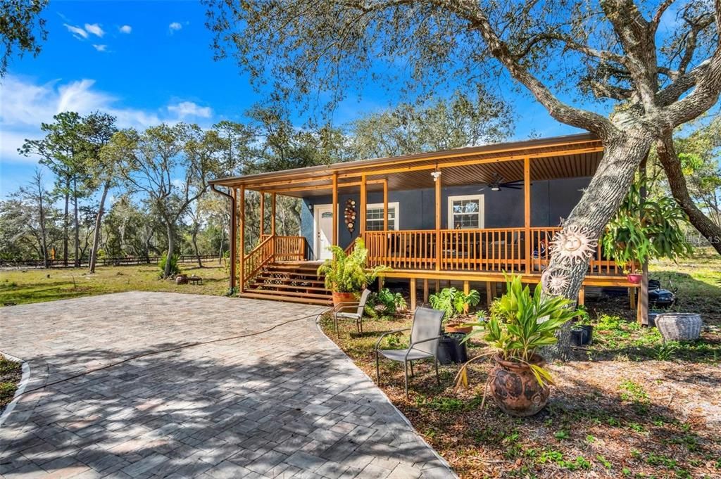 For Sale: $990,000 (6 beds, 4 baths, 4058 Square Feet)