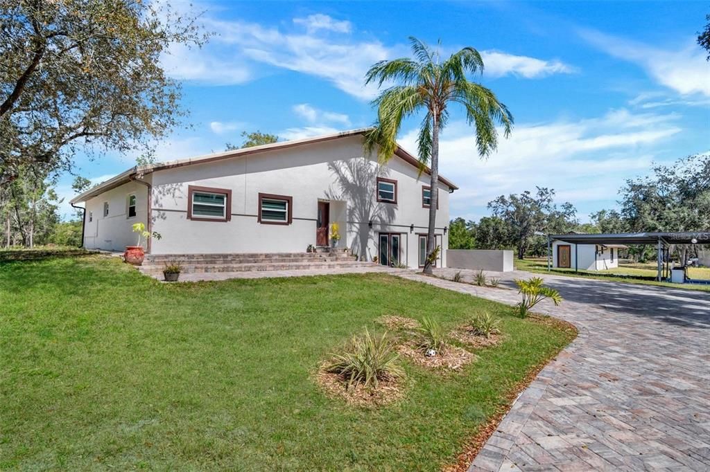 For Sale: $990,000 (6 beds, 4 baths, 4058 Square Feet)