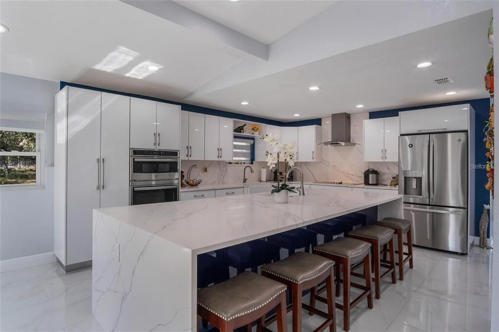 For Sale: $990,000 (6 beds, 4 baths, 4058 Square Feet)