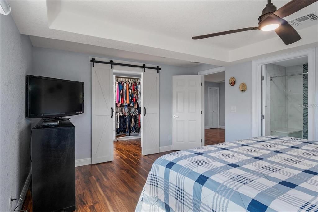 For Sale: $990,000 (6 beds, 4 baths, 4058 Square Feet)