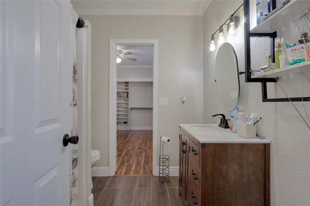 For Sale: $990,000 (6 beds, 4 baths, 4058 Square Feet)