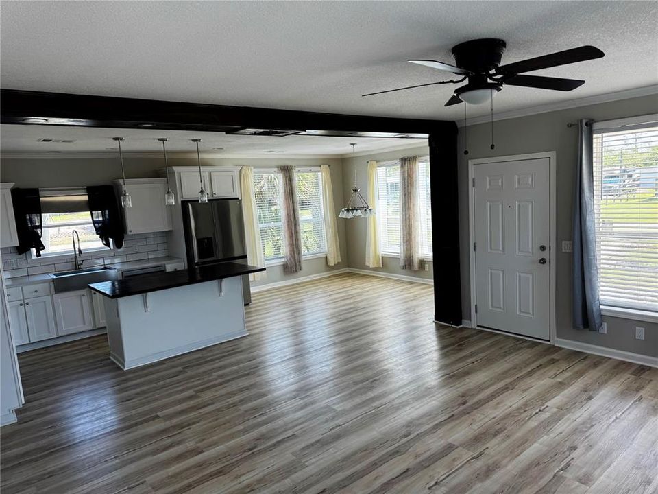 For Sale: $499,900 (5 beds, 2 baths, 2128 Square Feet)