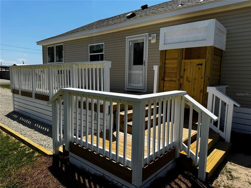 For Sale: $499,900 (5 beds, 2 baths, 2128 Square Feet)