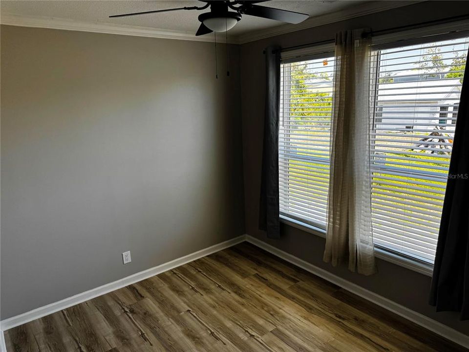 For Sale: $499,900 (5 beds, 2 baths, 2128 Square Feet)