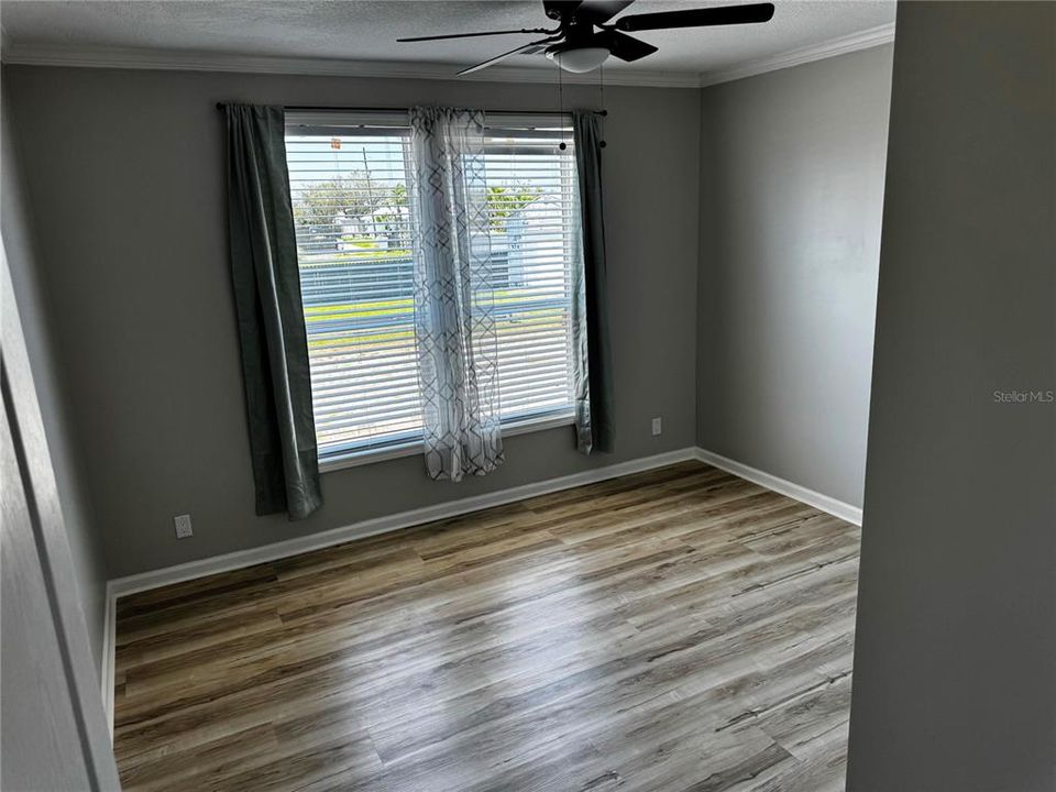 For Sale: $499,900 (5 beds, 2 baths, 2128 Square Feet)