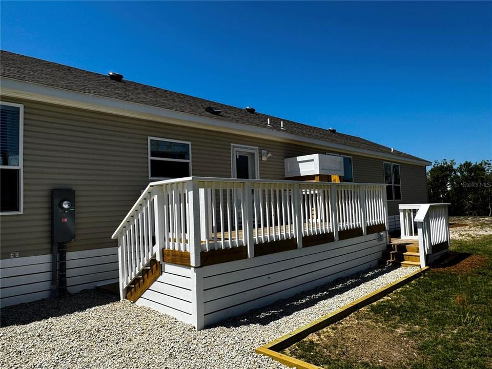 For Sale: $499,900 (5 beds, 2 baths, 2128 Square Feet)