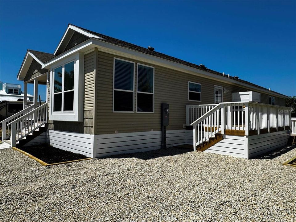 For Sale: $499,900 (5 beds, 2 baths, 2128 Square Feet)