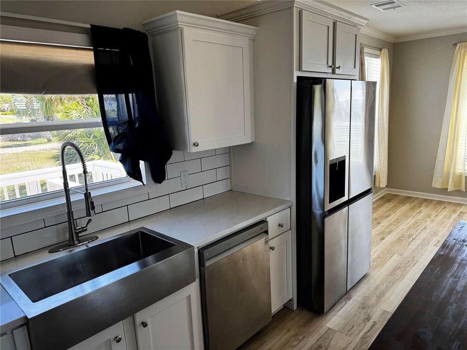 For Sale: $499,900 (5 beds, 2 baths, 2128 Square Feet)