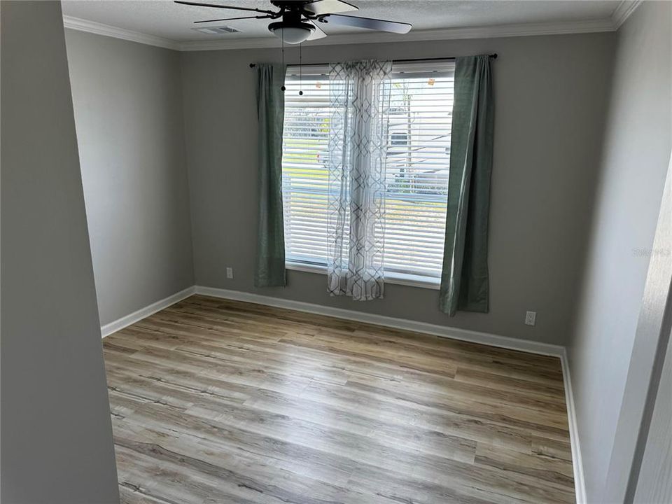 For Sale: $499,900 (5 beds, 2 baths, 2128 Square Feet)