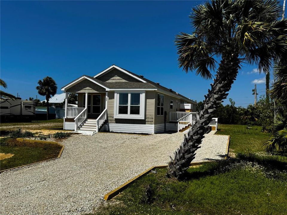 For Sale: $499,900 (5 beds, 2 baths, 2128 Square Feet)