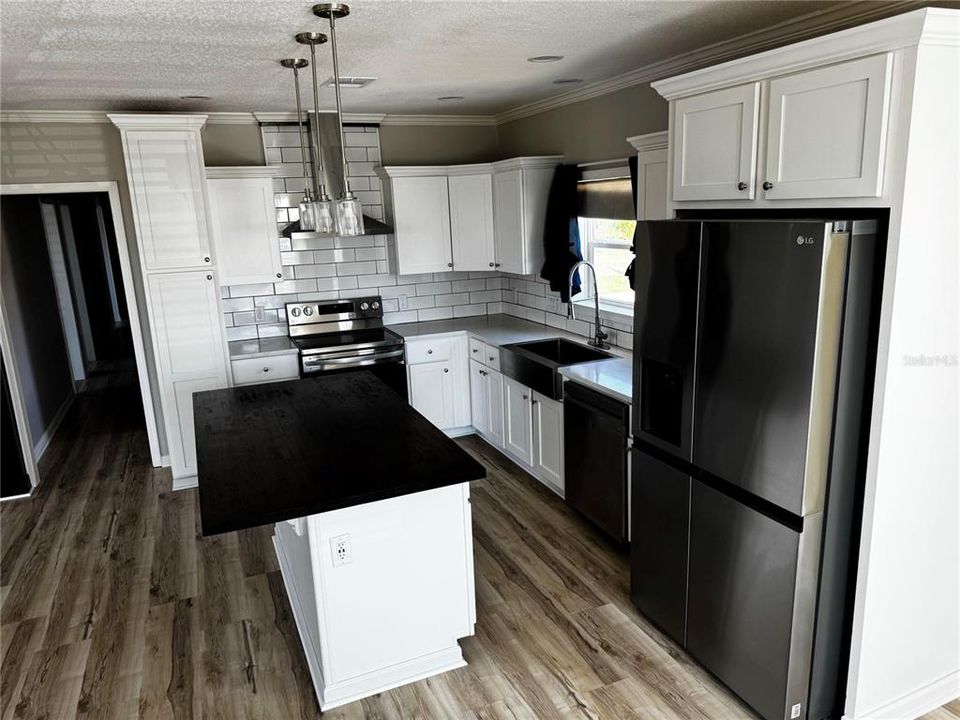 For Sale: $499,900 (5 beds, 2 baths, 2128 Square Feet)