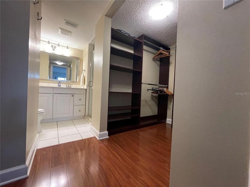 Active With Contract: $3,400 (2 beds, 2 baths, 1160 Square Feet)