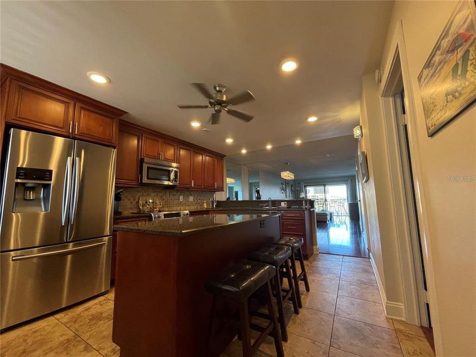 Active With Contract: $3,400 (2 beds, 2 baths, 1160 Square Feet)