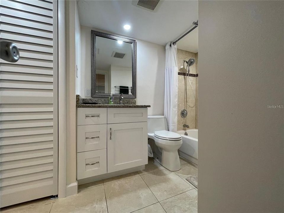 Active With Contract: $3,400 (2 beds, 2 baths, 1160 Square Feet)