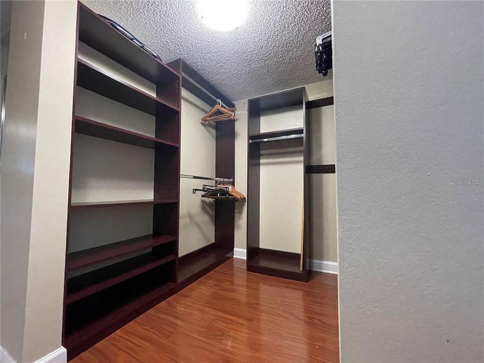 Active With Contract: $3,400 (2 beds, 2 baths, 1160 Square Feet)