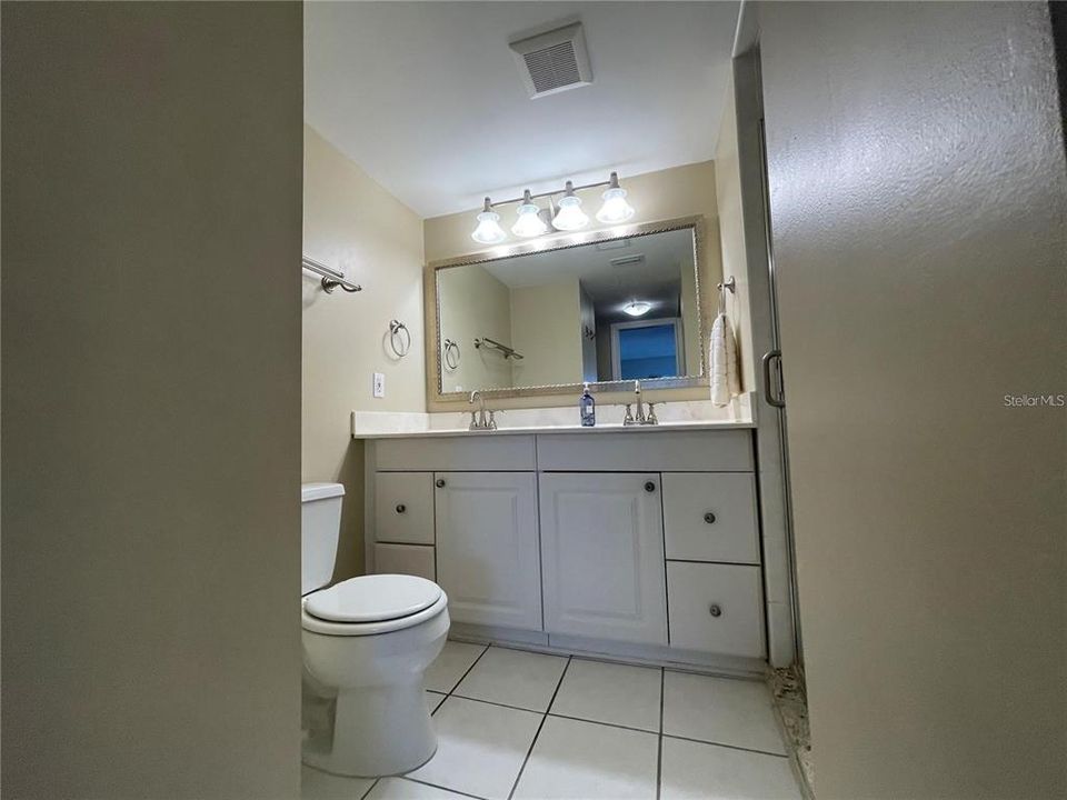 Active With Contract: $3,400 (2 beds, 2 baths, 1160 Square Feet)