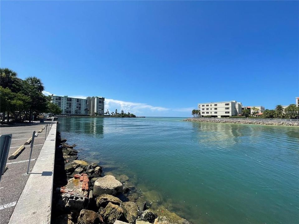 Active With Contract: $3,400 (2 beds, 2 baths, 1160 Square Feet)
