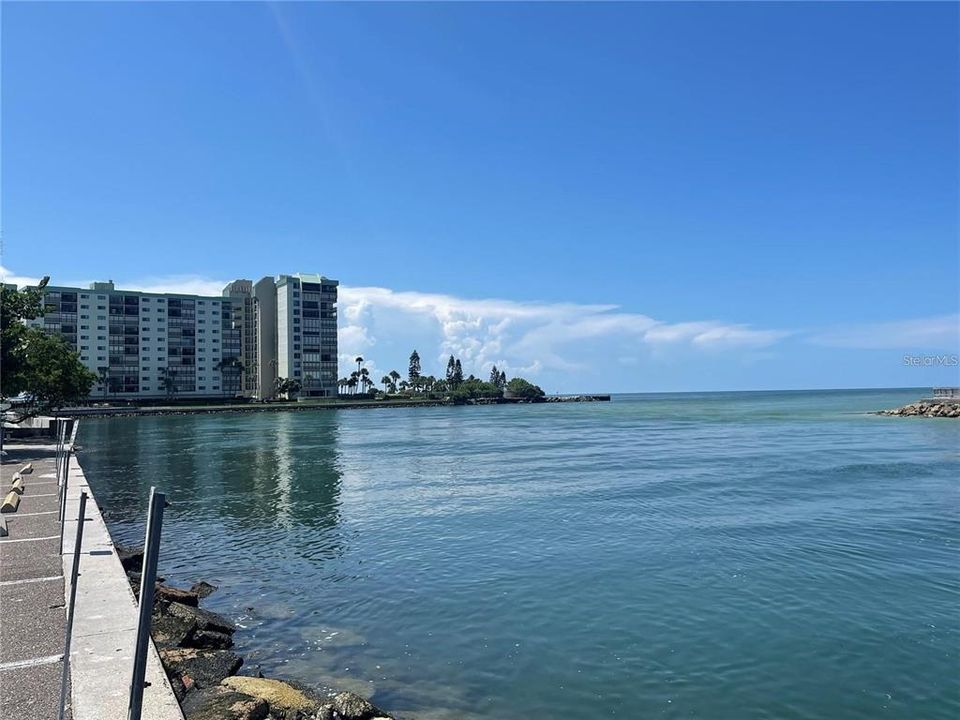Active With Contract: $3,400 (2 beds, 2 baths, 1160 Square Feet)