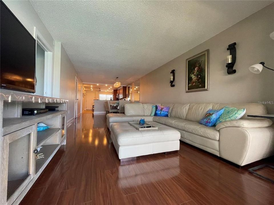 Active With Contract: $3,400 (2 beds, 2 baths, 1160 Square Feet)