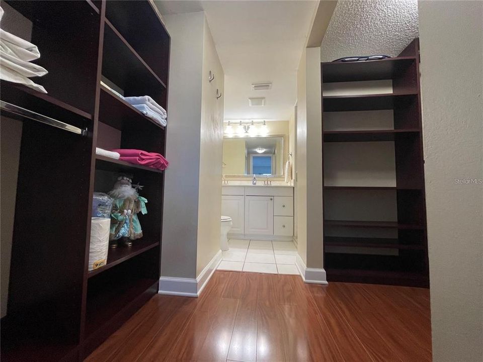 Active With Contract: $3,400 (2 beds, 2 baths, 1160 Square Feet)