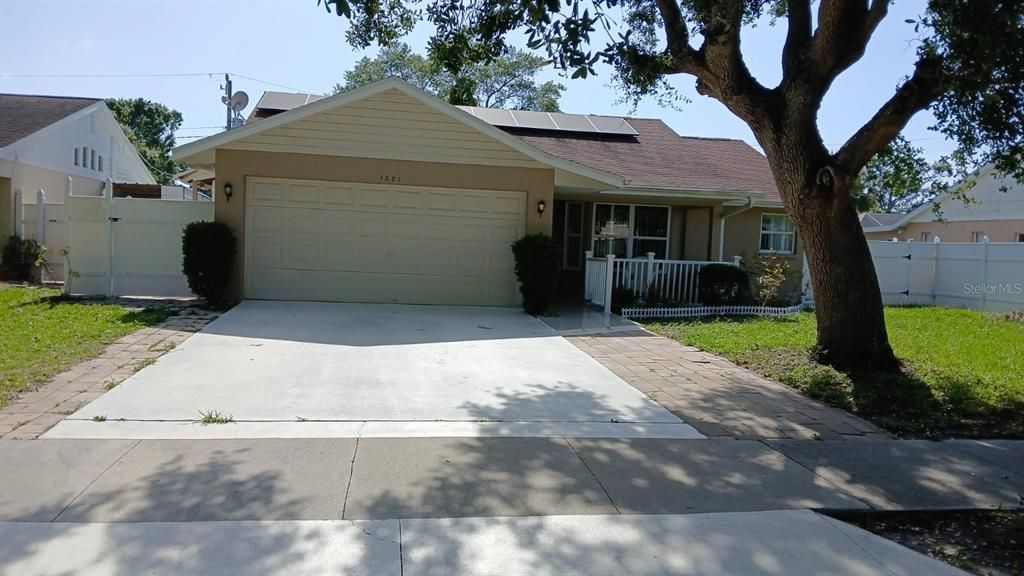 Recently Sold: $430,000 (3 beds, 2 baths, 1206 Square Feet)