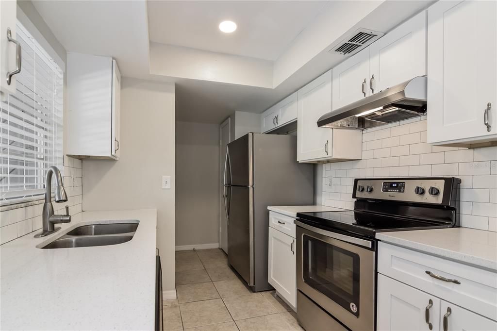 Active With Contract: $265,000 (3 beds, 2 baths, 1474 Square Feet)