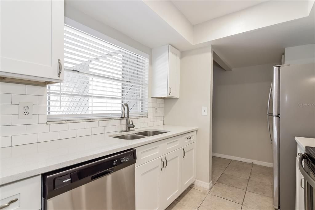 Active With Contract: $265,000 (3 beds, 2 baths, 1474 Square Feet)