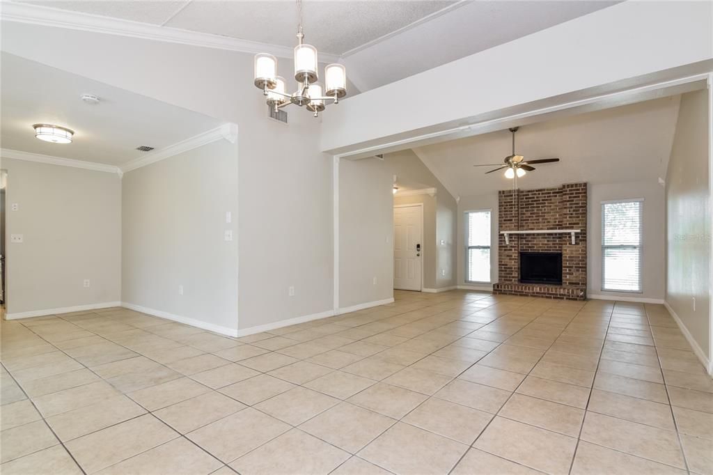 Active With Contract: $265,000 (3 beds, 2 baths, 1474 Square Feet)