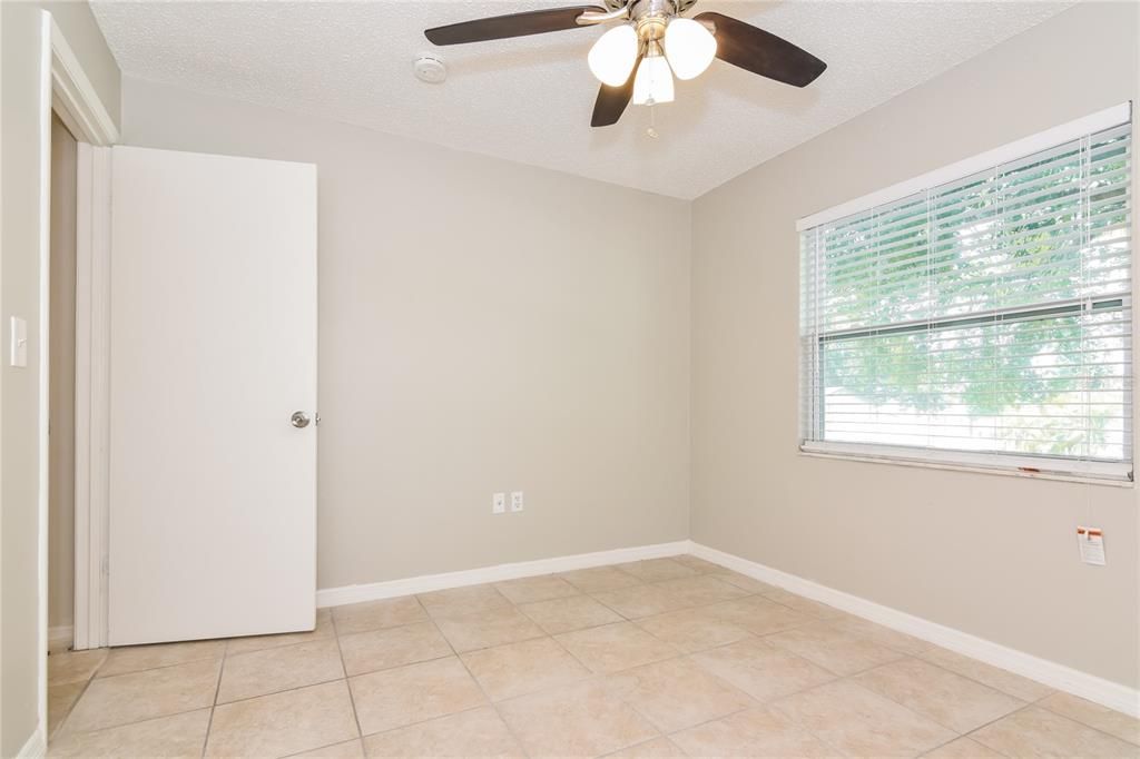 Active With Contract: $265,000 (3 beds, 2 baths, 1474 Square Feet)