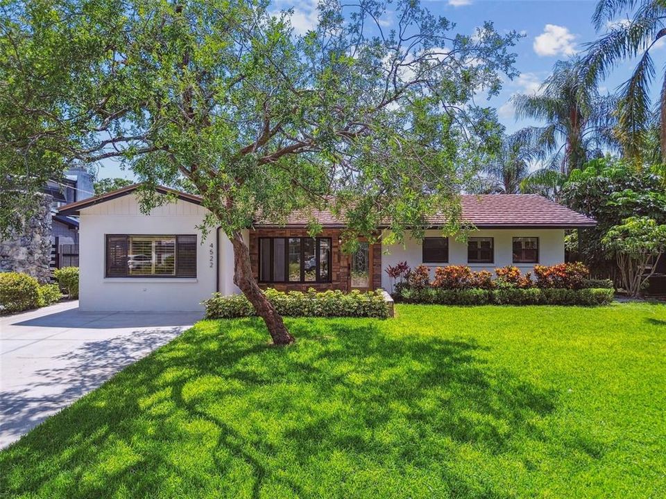 Recently Sold: $679,000 (4 beds, 2 baths, 1551 Square Feet)