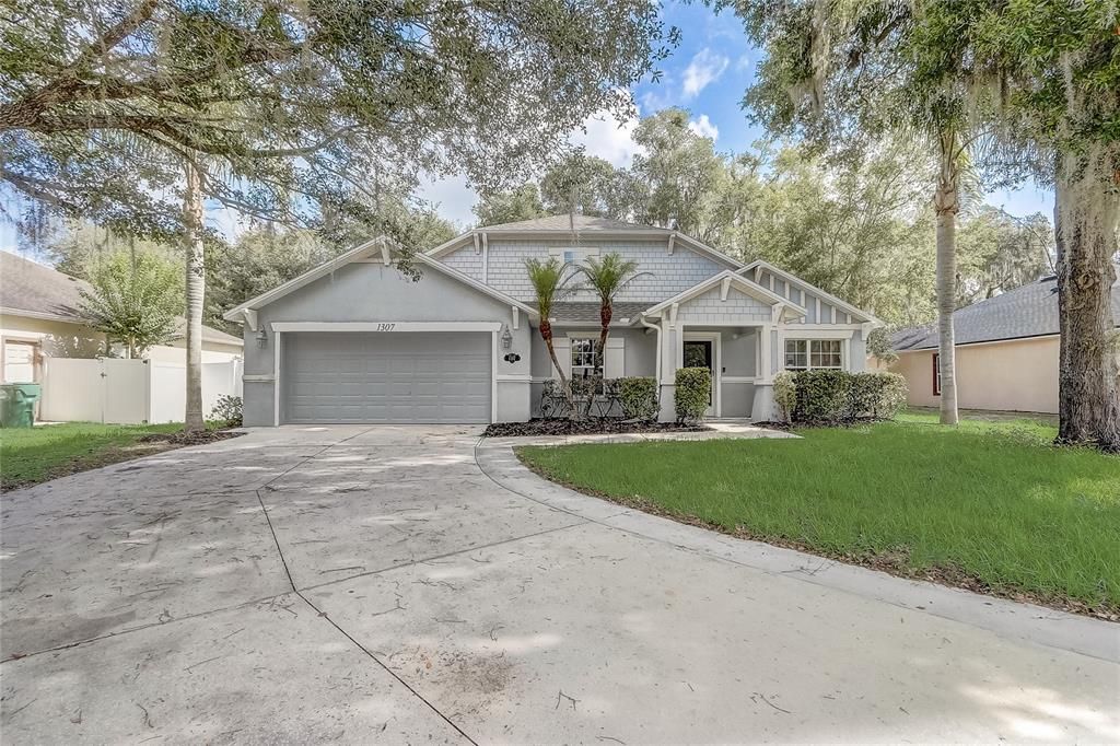 Recently Sold: $359,900 (3 beds, 2 baths, 2344 Square Feet)