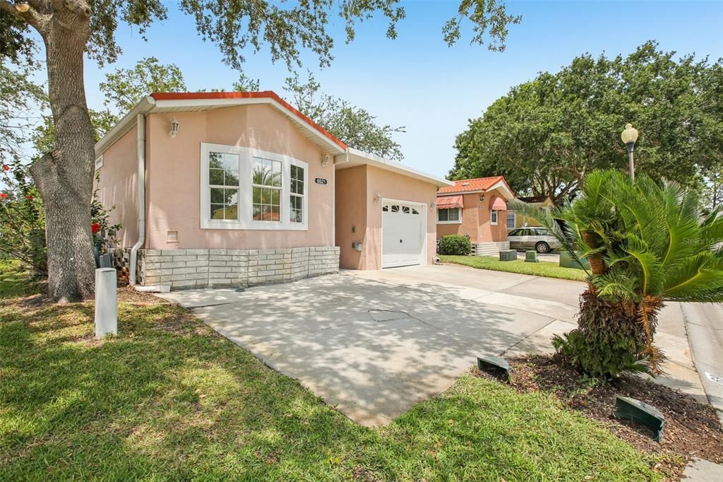 For Rent: $1,600 (1 beds, 1 baths, 1250 Square Feet)