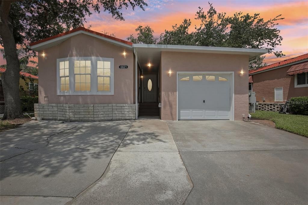 For Rent: $1,600 (1 beds, 1 baths, 1250 Square Feet)