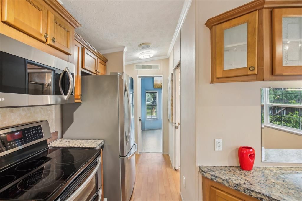 For Rent: $1,600 (1 beds, 1 baths, 1250 Square Feet)