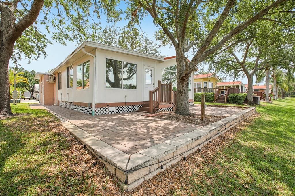 For Rent: $1,600 (1 beds, 1 baths, 1250 Square Feet)