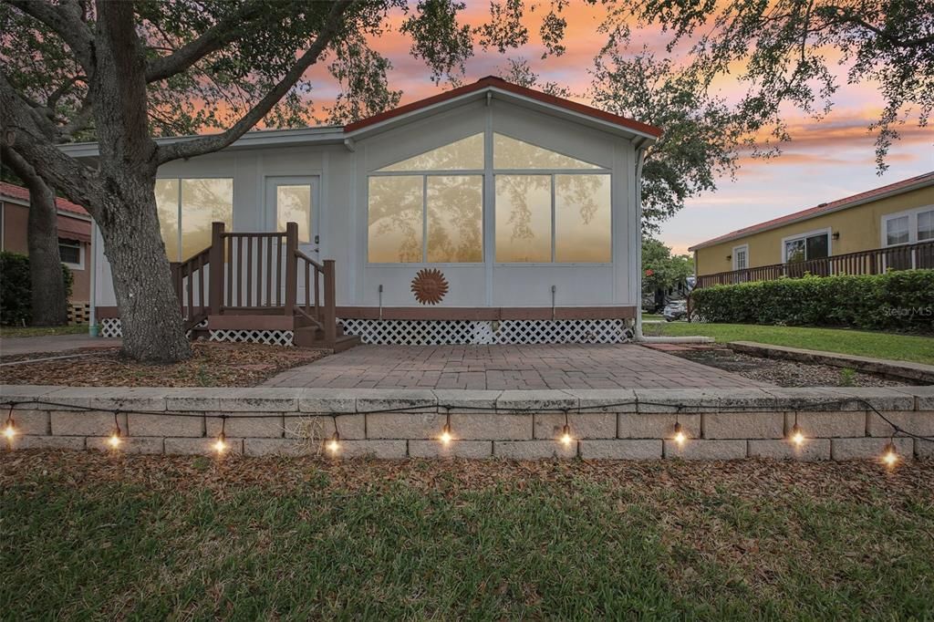 For Rent: $1,600 (1 beds, 1 baths, 1250 Square Feet)