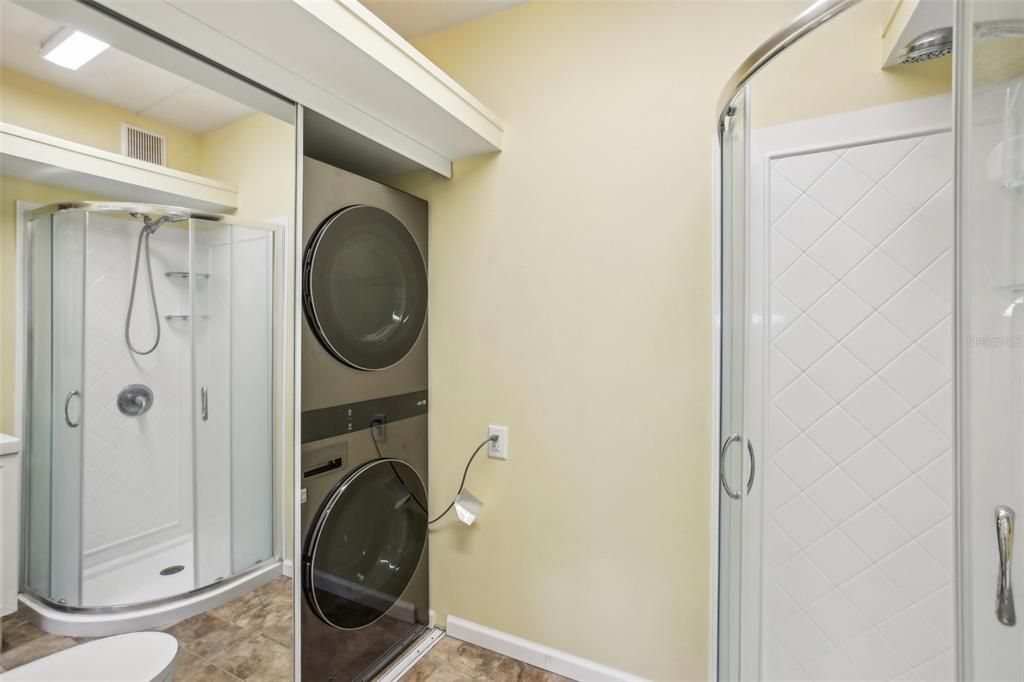 For Rent: $1,600 (1 beds, 1 baths, 1250 Square Feet)