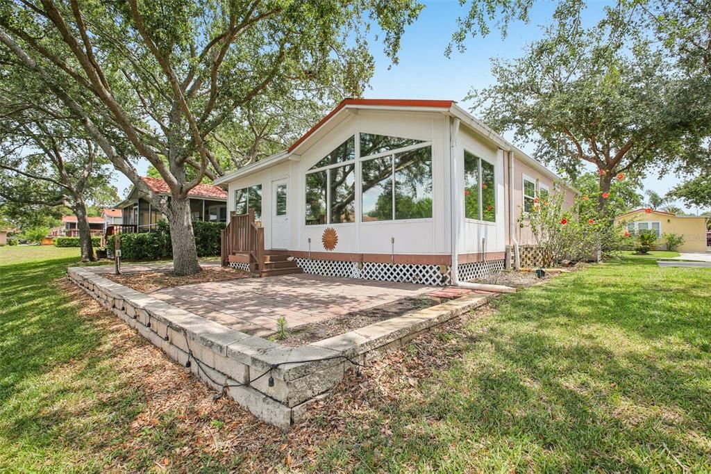 For Rent: $1,600 (1 beds, 1 baths, 1250 Square Feet)