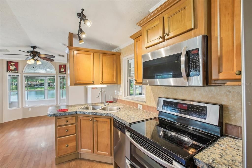 For Rent: $1,600 (1 beds, 1 baths, 1250 Square Feet)