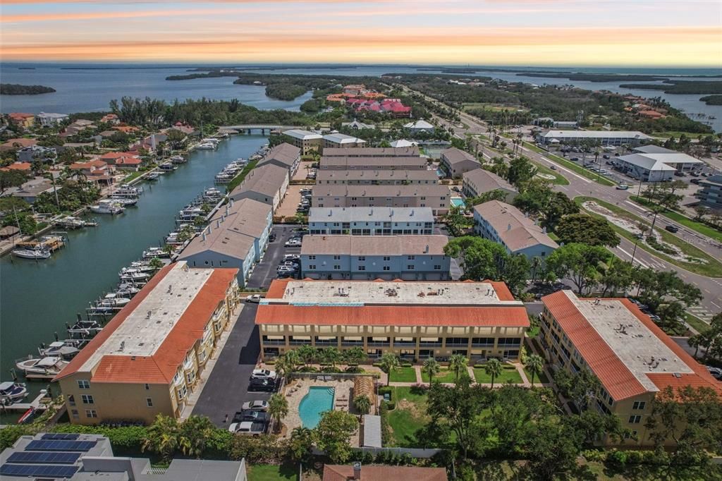 На продажу: $630,000 (3 спален, 3 ванн, 2236 Квадратных фут)