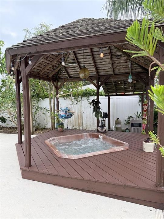 For Sale: $575,000 (4 beds, 2 baths, 1815 Square Feet)